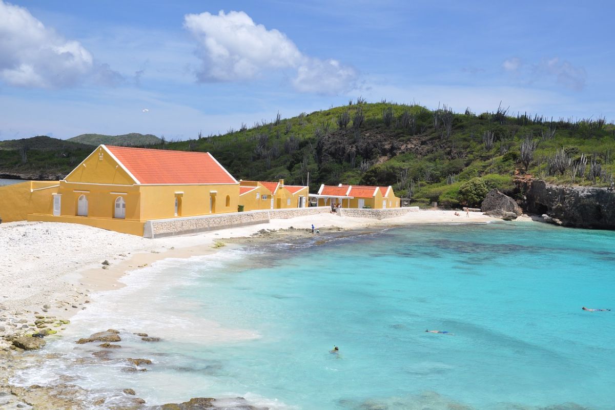 Avontuurlijke strandpicknicks op afgelegen locaties op Bonaire